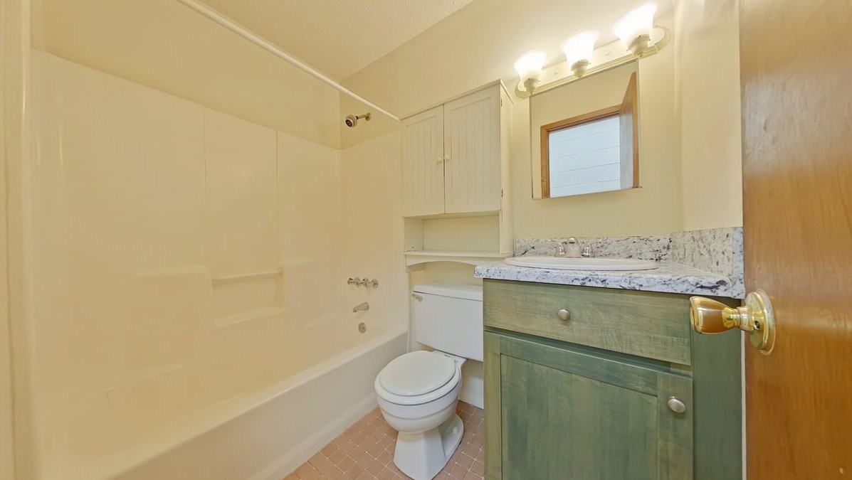 211 Tooke St #C - Photo 3 of 10