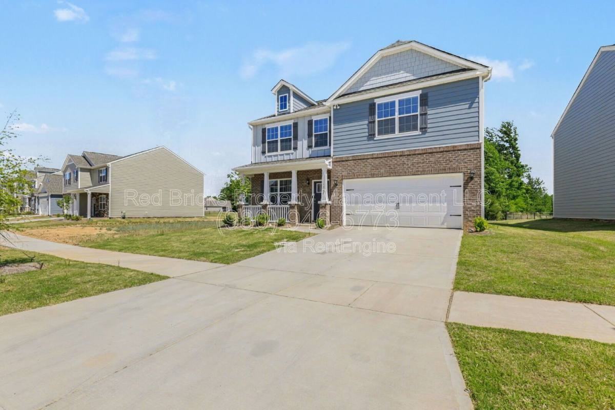 1362 Secrest Commons Dr - Photo 3 of 10