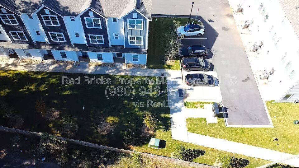 4122 Salient St - Photo 2 of 10