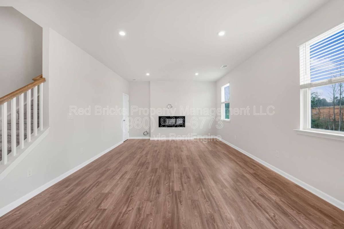 2201 Lavender Meadows Ct - Photo 5 of 10