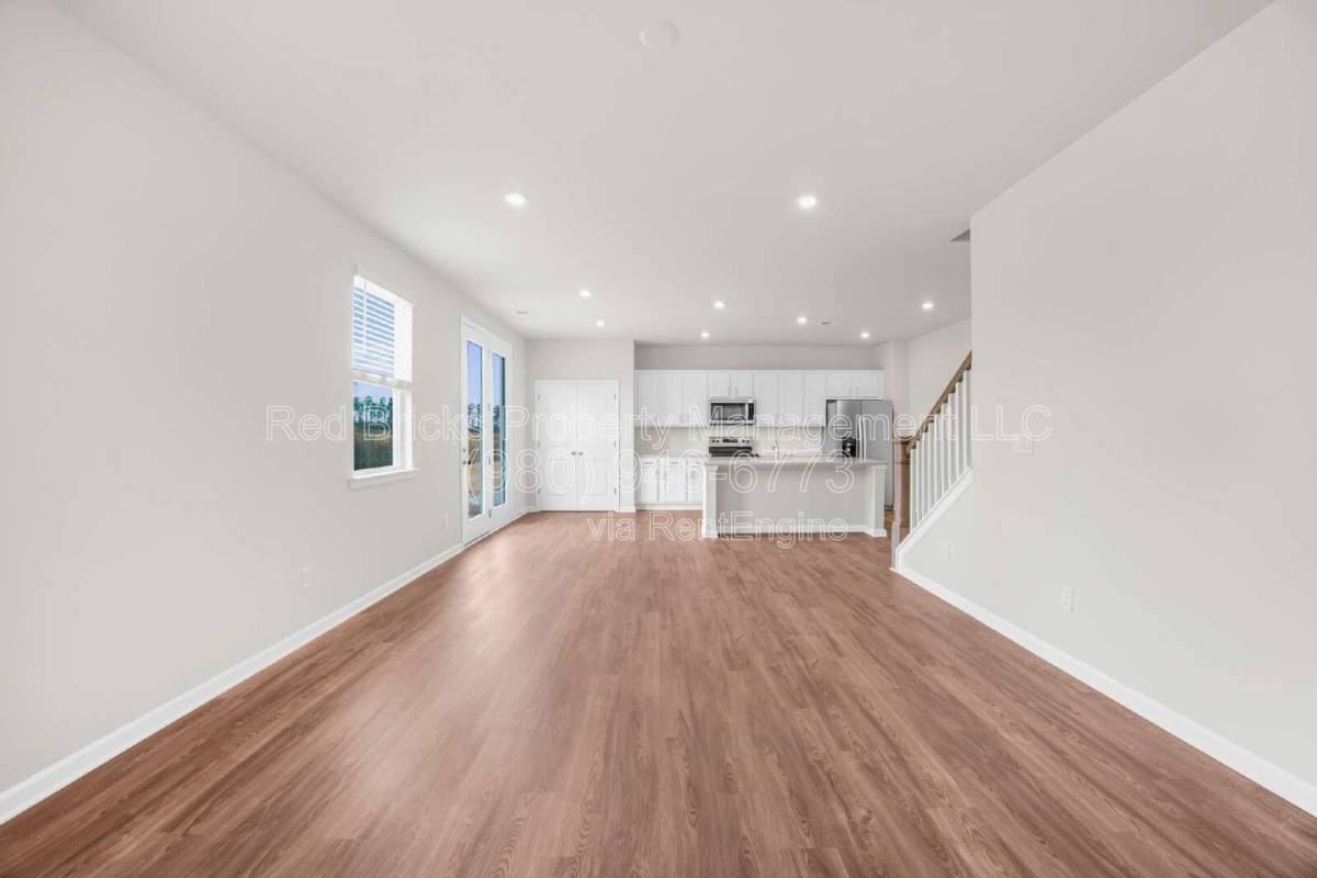 2201 Lavender Meadows Ct - Photo 7 of 10