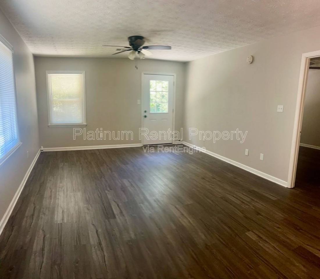 1614 Riverside Trl Ne - Photo 3 of 10