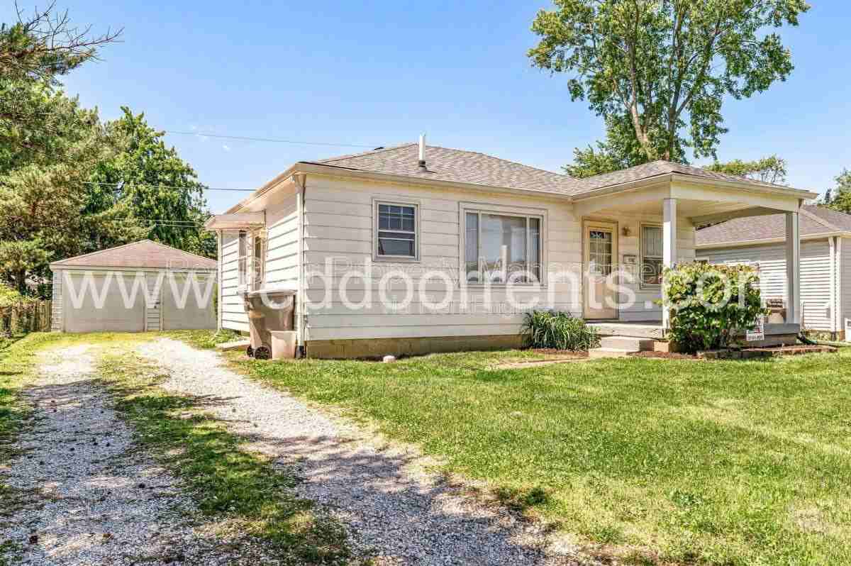 1742 N Whittier Pl - Photo 3 of 10