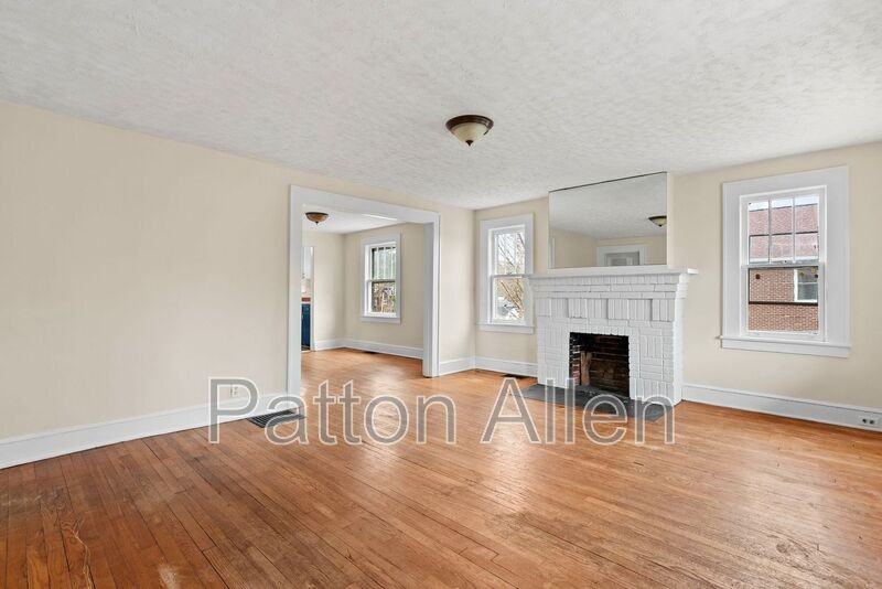 1 Grace Ave - Photo 3 of 32