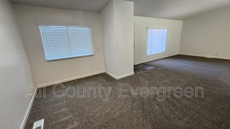 33425 Benbow Dr E - Photo 5 of 25