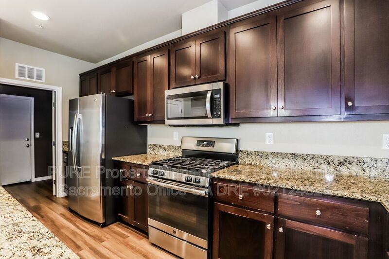 5564 Celebration St - Photo 7 of 19