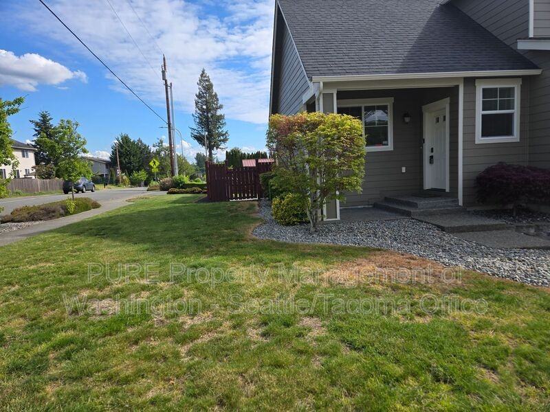 5027 Ne 5th Pl - Photo 3 of 35