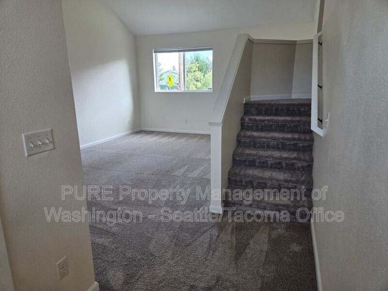 5027 Ne 5th Pl - Photo 4 of 35