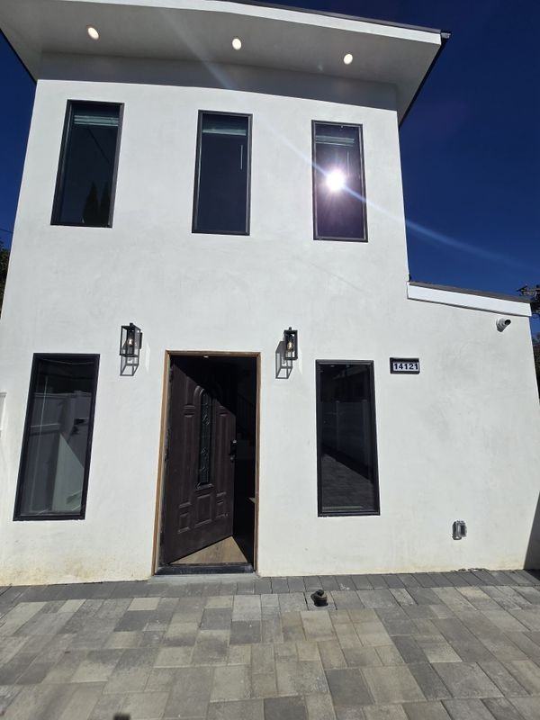14121 Califa St - Photo 3 of 4