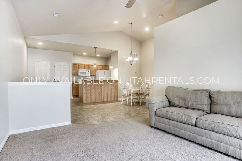 1132 Canyon Meadow Dr #4 - Photo 2 of 19