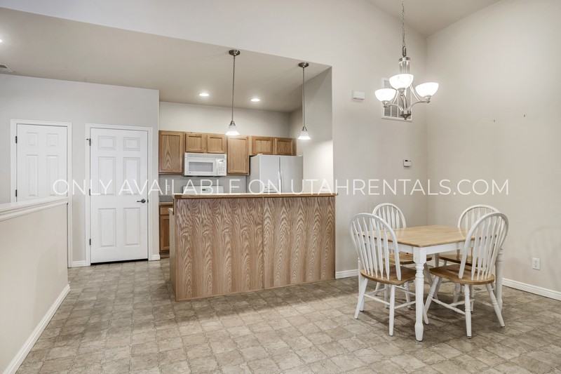 1132 Canyon Meadow Dr #4 - Photo 3 of 19