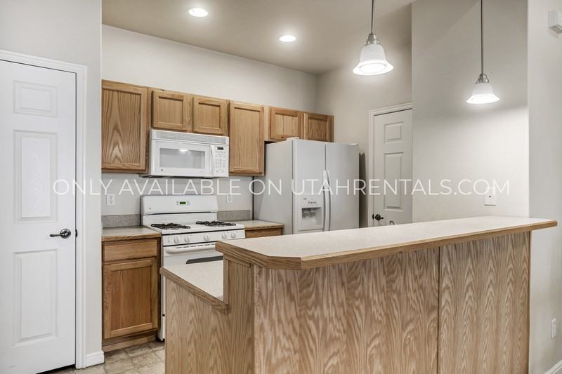 1132 Canyon Meadow Dr #4 - Photo 4 of 19