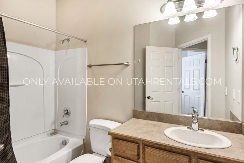 1132 Canyon Meadow Dr #4 - Photo 6 of 19
