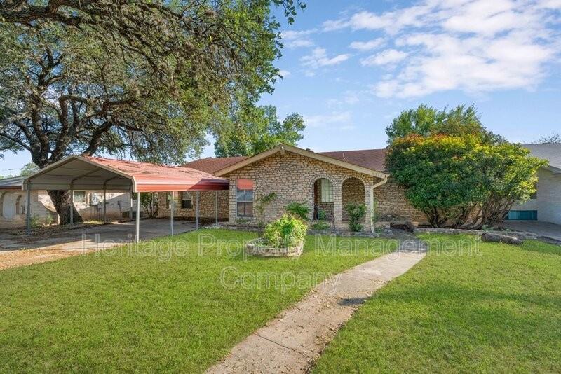 6323 Forest Bnd - Photo 3 of 35