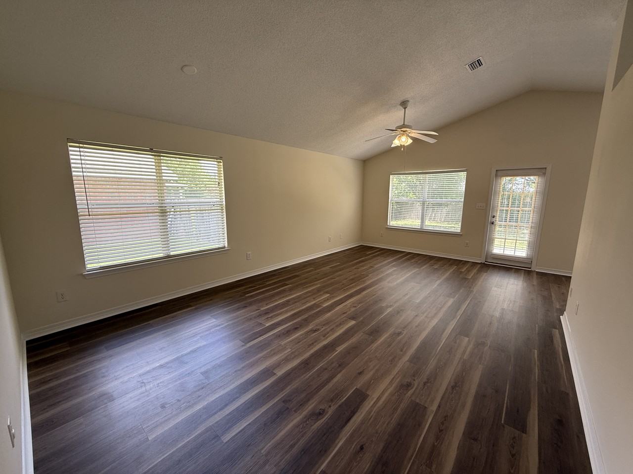 104 Kemper Ln - Photo 2 of 24