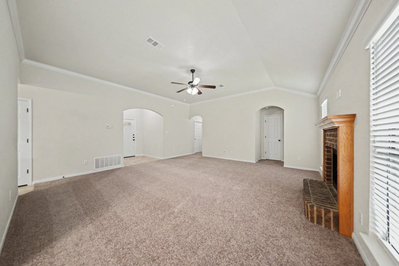2506 Traditions Dr - Photo 7 of 24