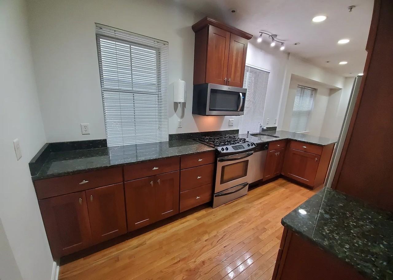 257 Pleasant St #3 - Photo 4 of 9