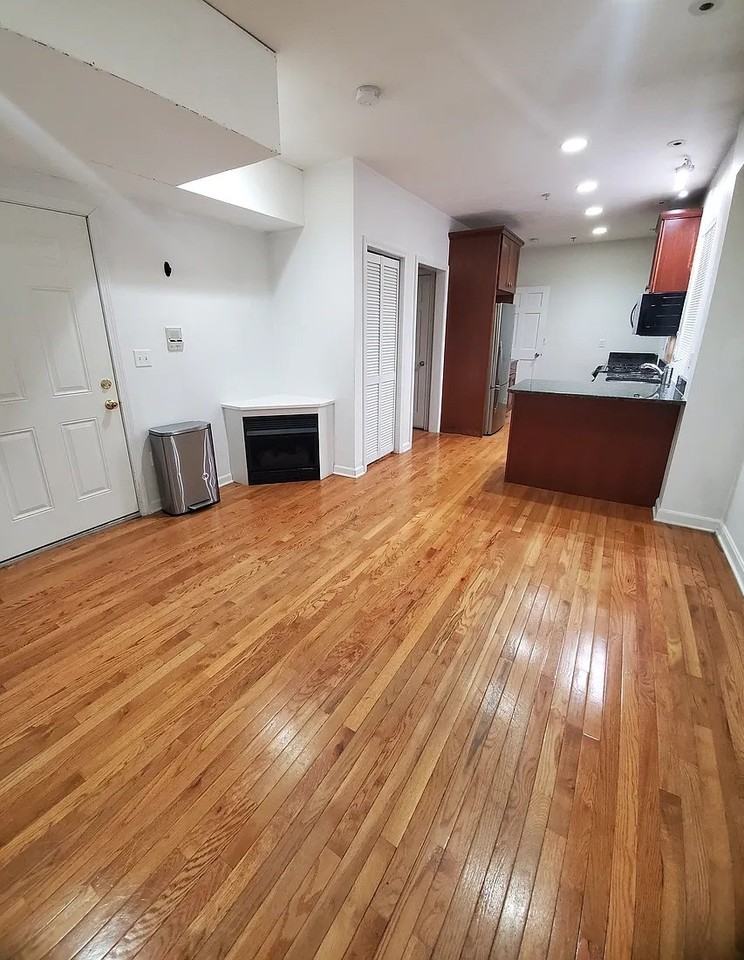 257 Pleasant St #3 - Photo 5 of 9