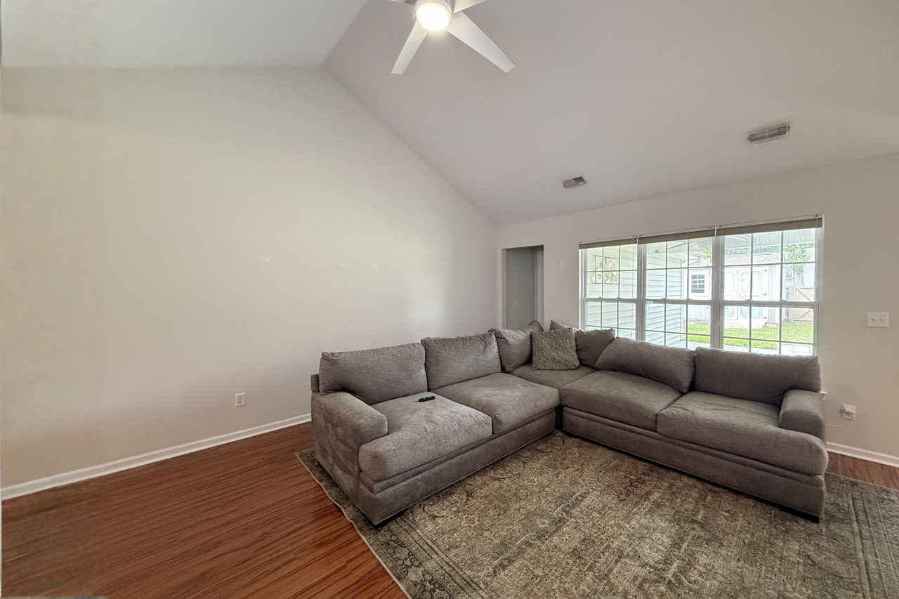 510 Rosings Dr - Photo 7 of 24