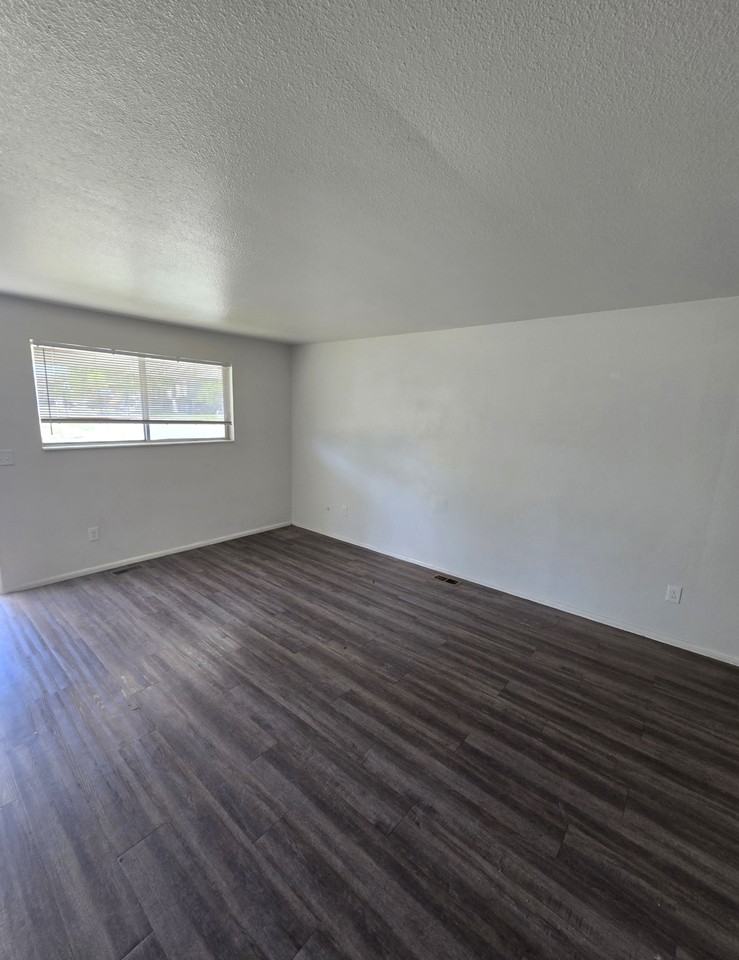 7436 W Mineside Dr - Photo 3 of 7