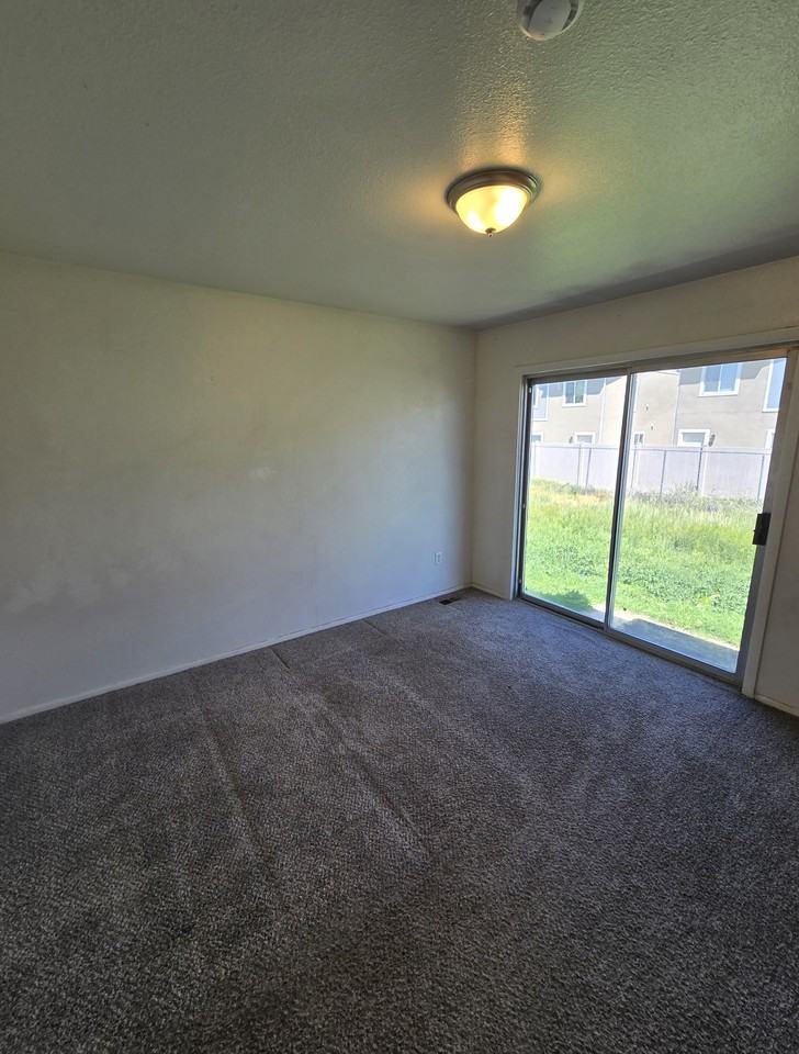 7436 W Mineside Dr - Photo 4 of 7