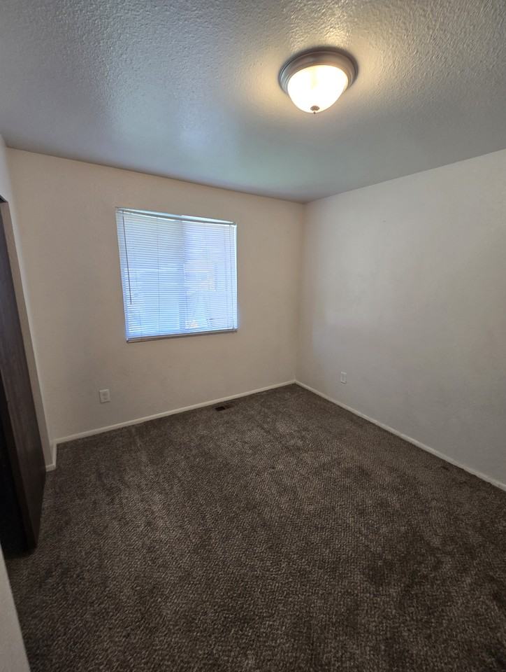 7436 W Mineside Dr - Photo 6 of 7