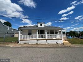 featured image of 128 Water St