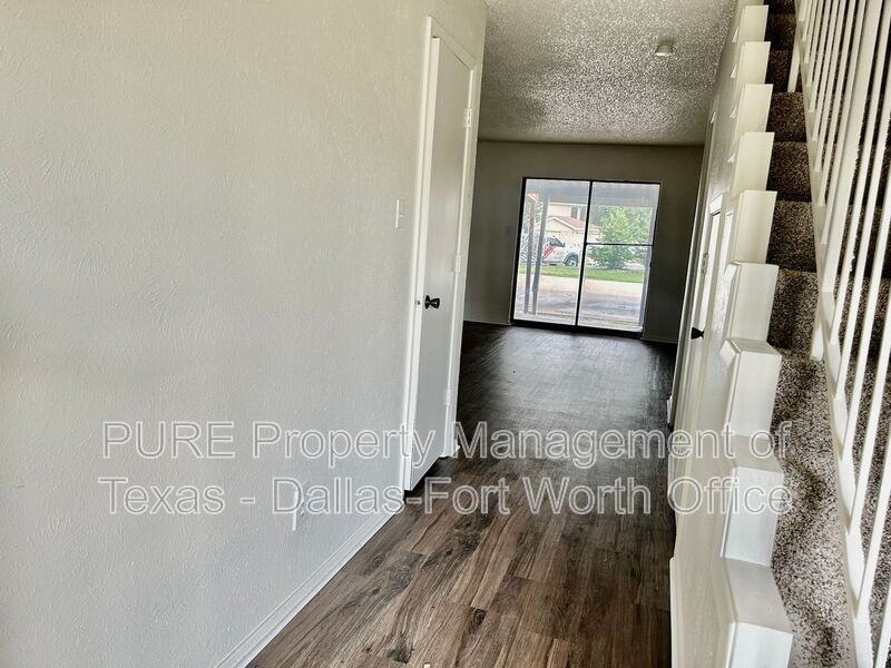 1126 Highbush Dr - Photo 2 of 22
