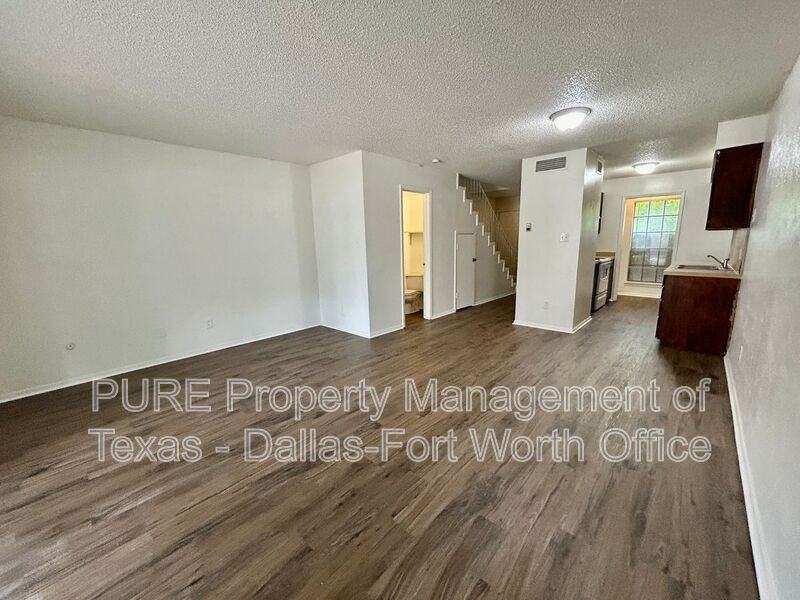 1126 Highbush Dr - Photo 5 of 22