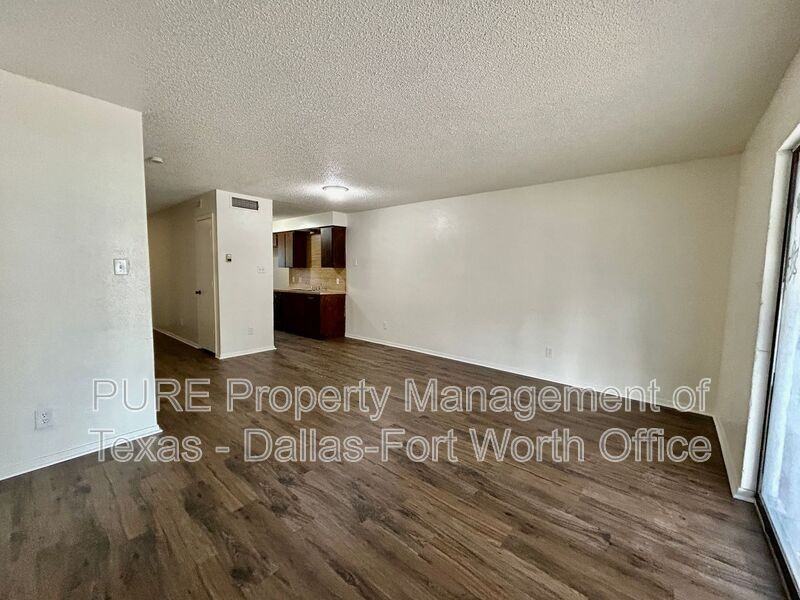 1126 Highbush Dr - Photo 6 of 22