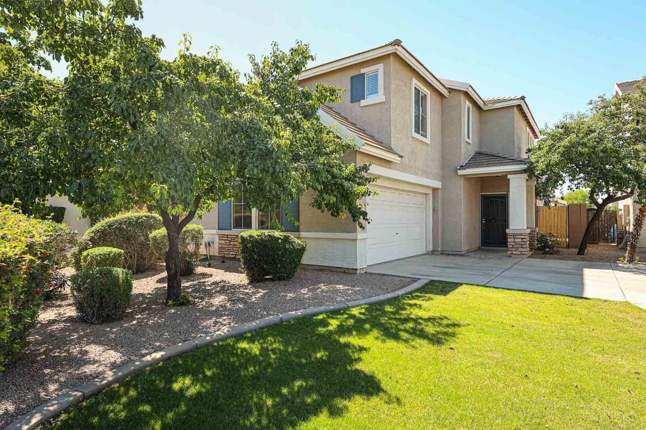 8757 E Lomita Ave - Photo 2 of 28