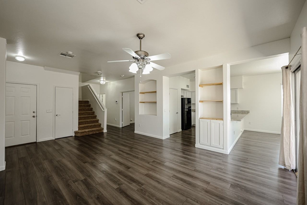 8757 E Lomita Ave - Photo 5 of 28