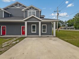 featured image of 2 Bowling Ln #2