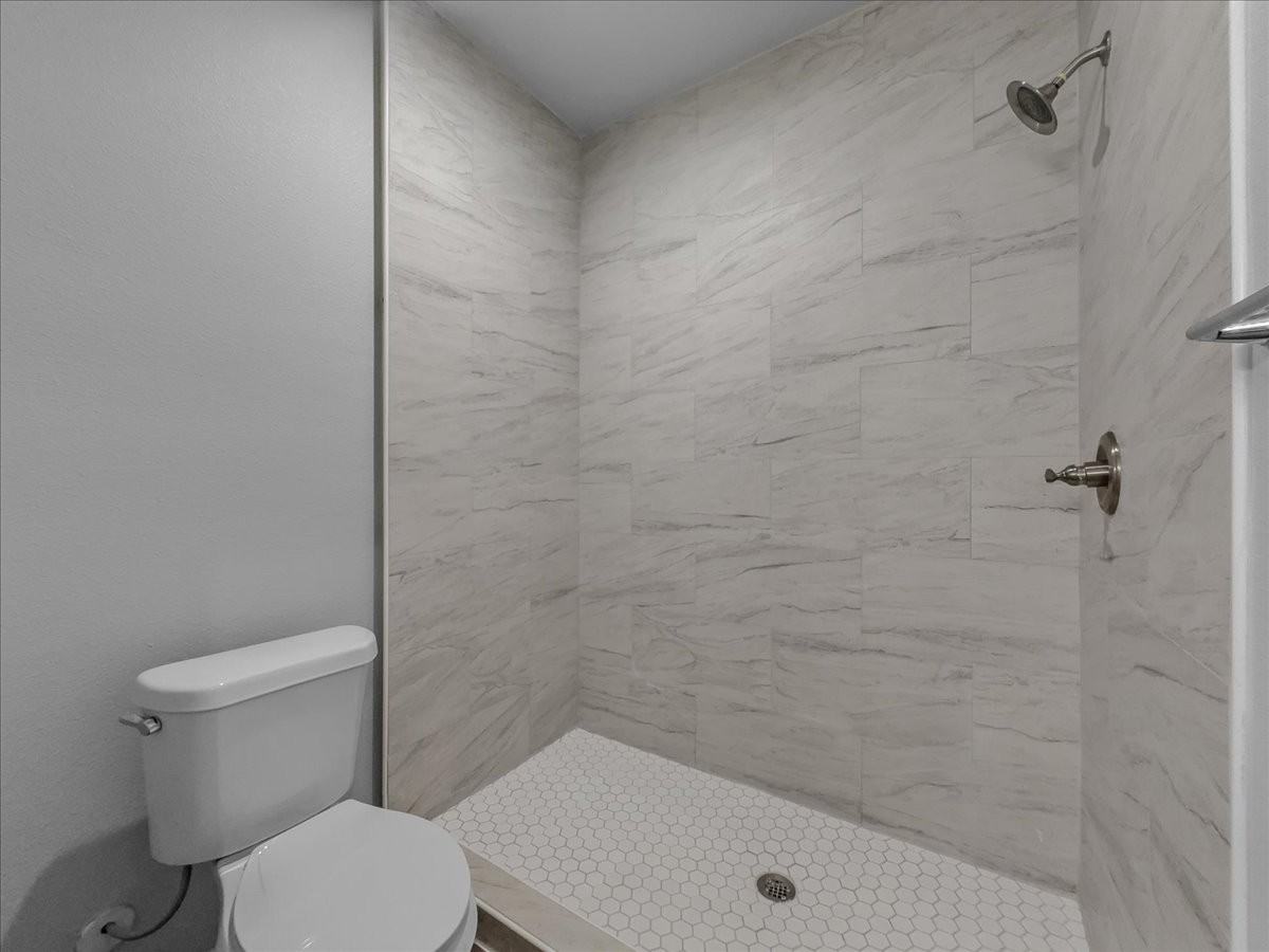 6 Bowling Ln - Photo 2 of 22
