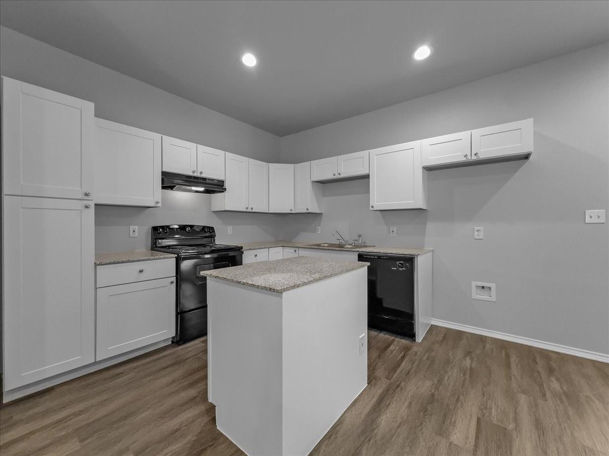 7 Bowling Ln #7 - Photo 4 of 22