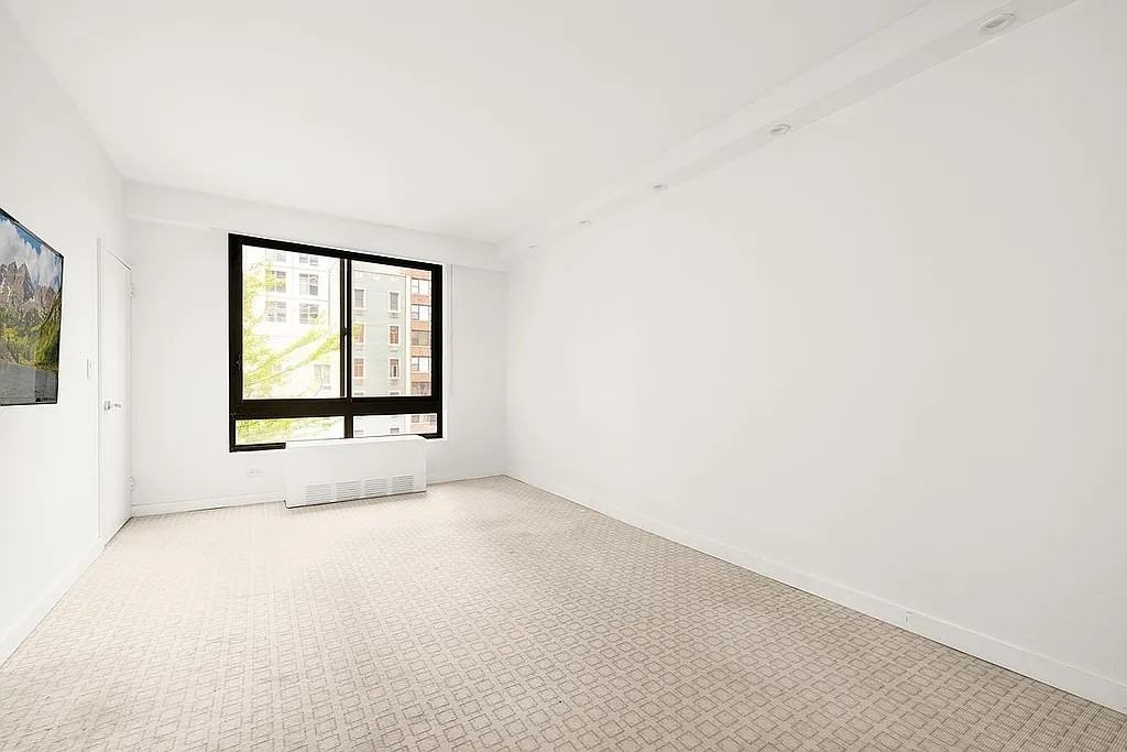 167 E 61st St - Photo 3 of 9