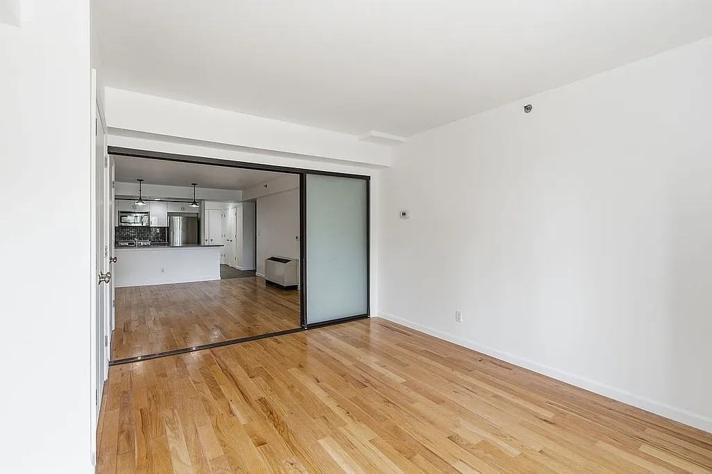 345 E 80th St - Photo 4 of 10