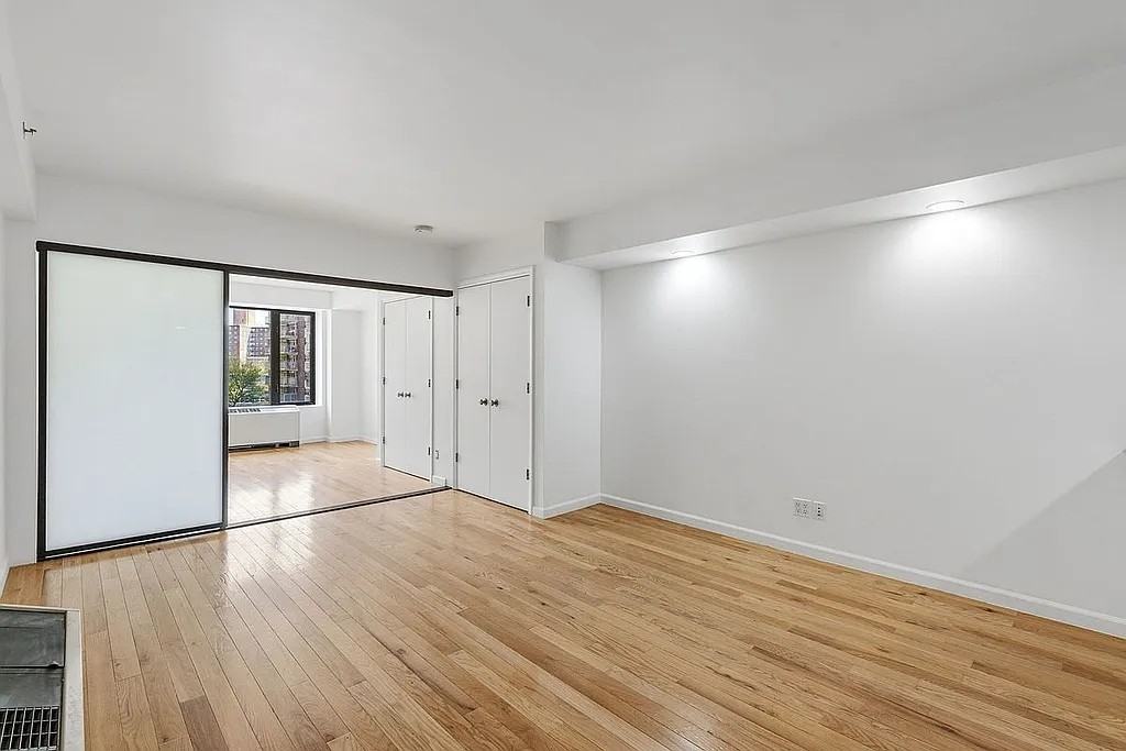 345 E 80th St - Photo 7 of 10