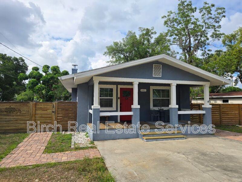 1202 E Caracas St - Photo 2 of 30