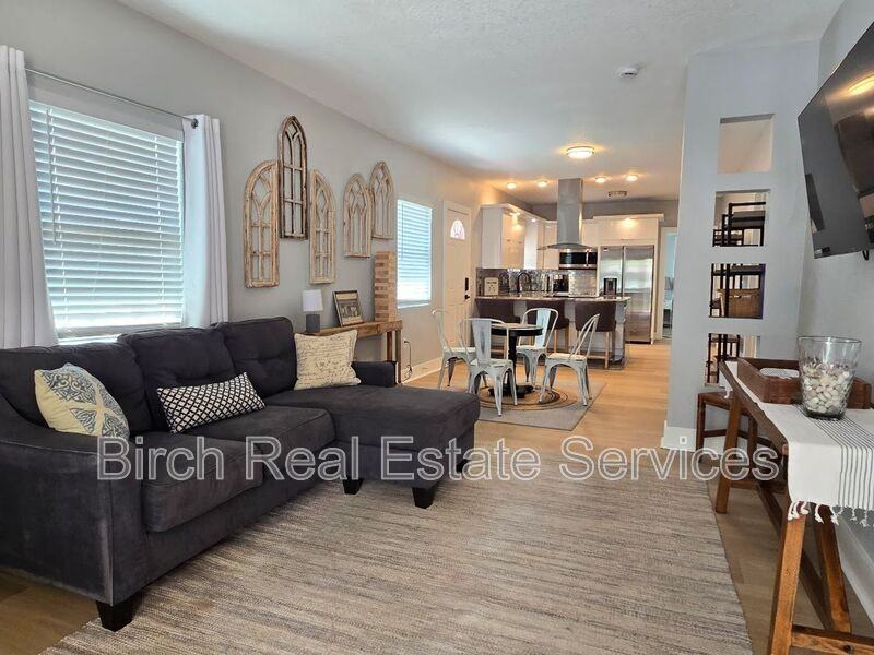 1202 E Caracas St - Photo 4 of 30