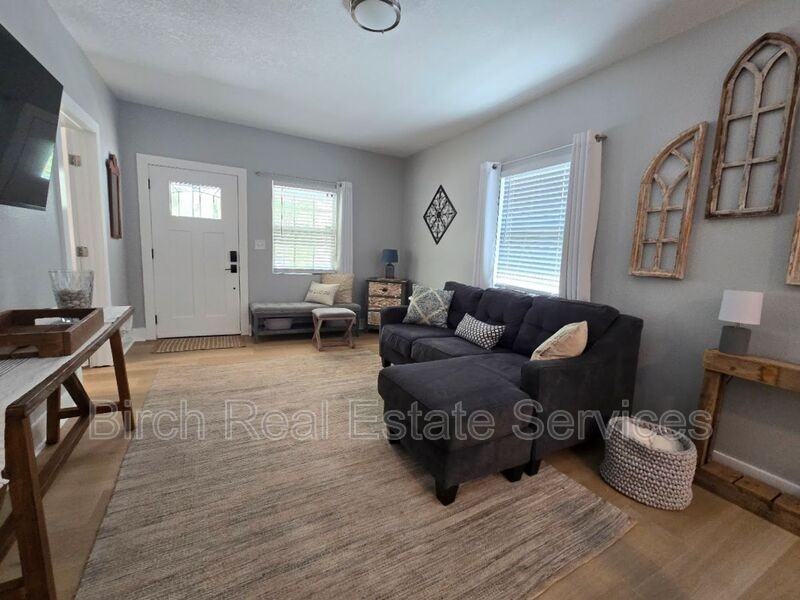 1202 E Caracas St - Photo 5 of 30