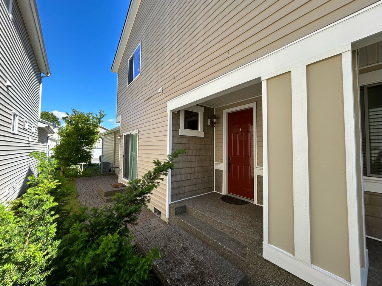 4168 Edgewater Blvd Ne - Photo 3 of 3