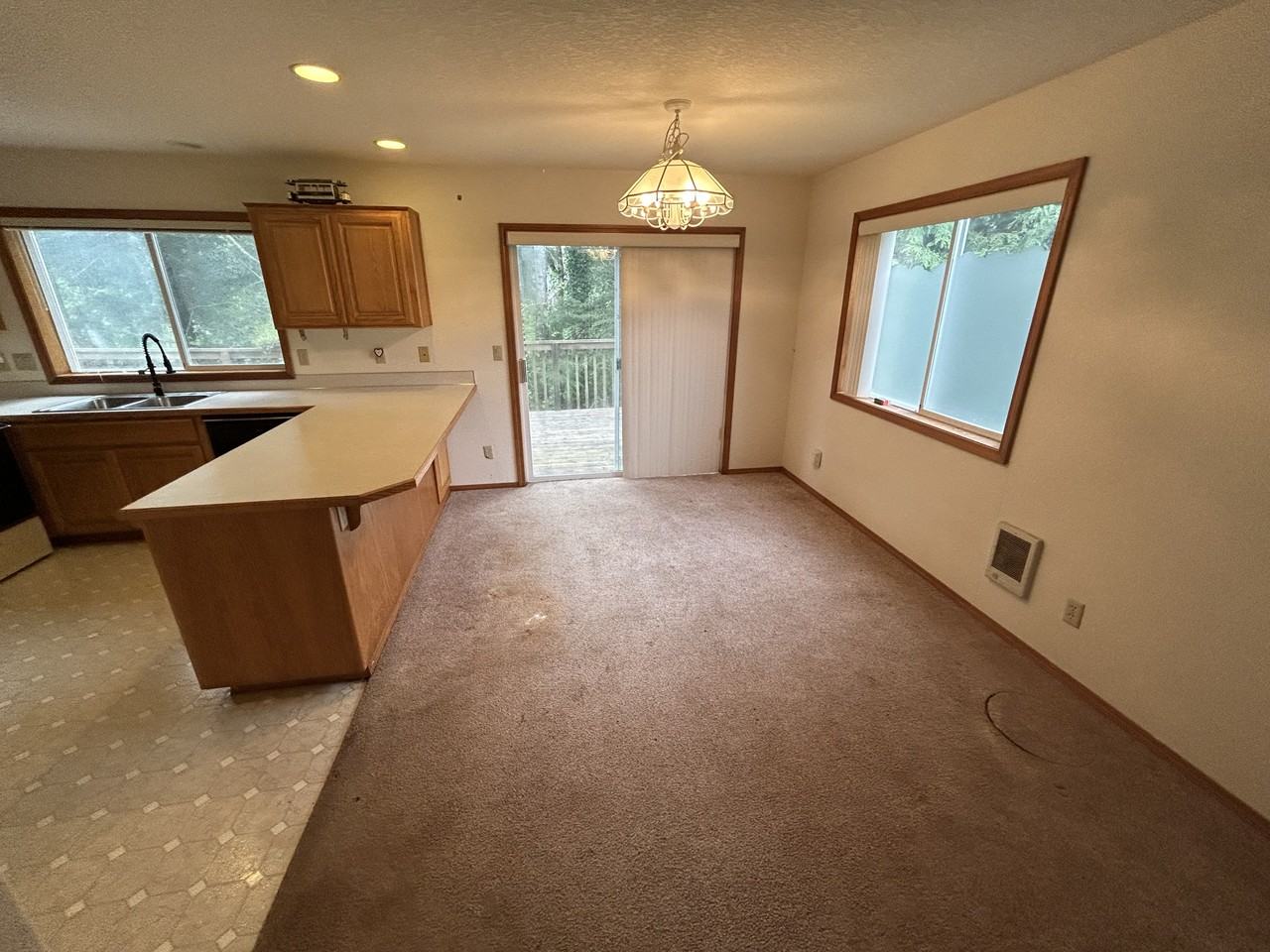 185 S Palisades St - Photo 3 of 11