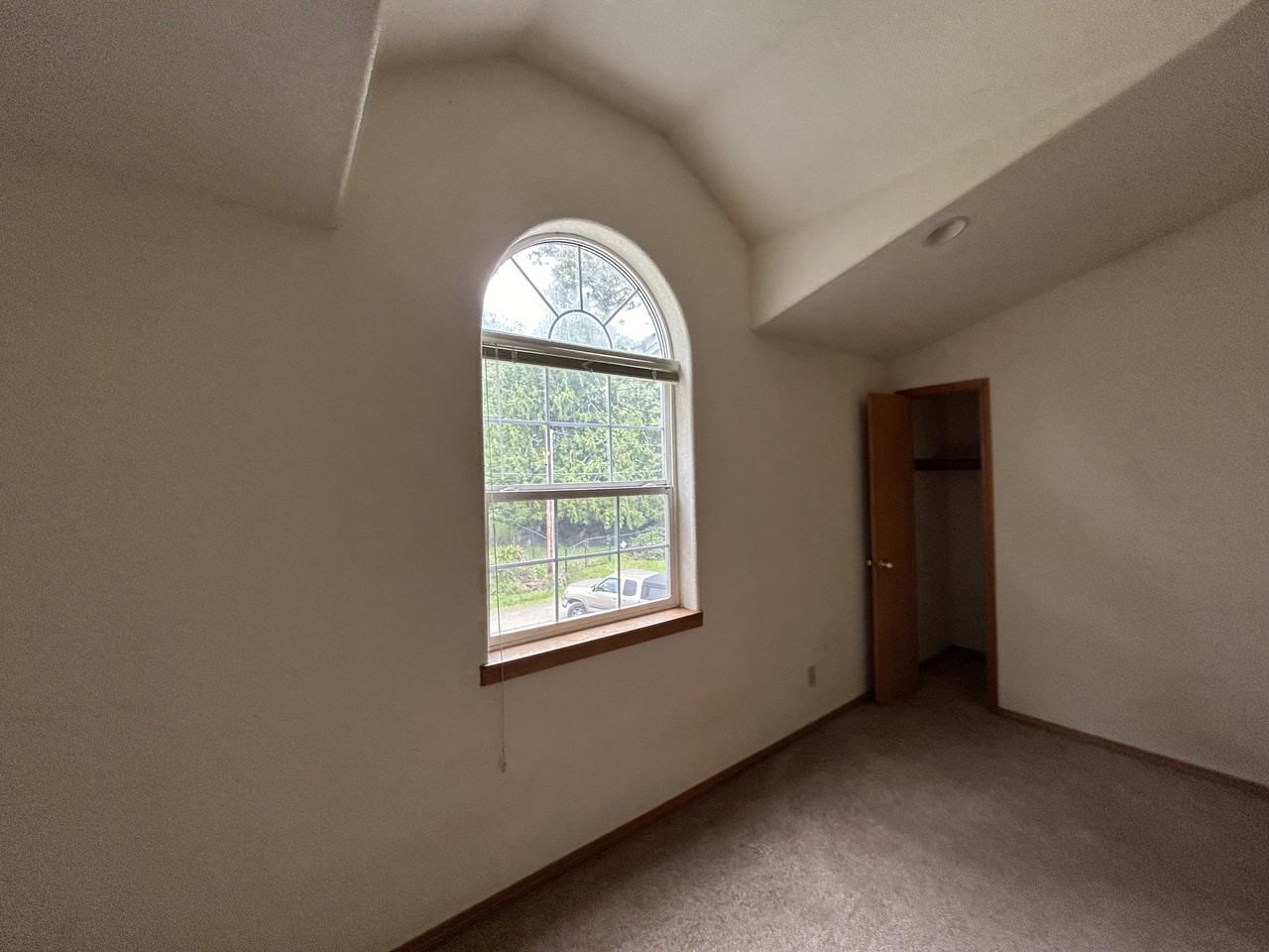 185 S Palisades St - Photo 4 of 11