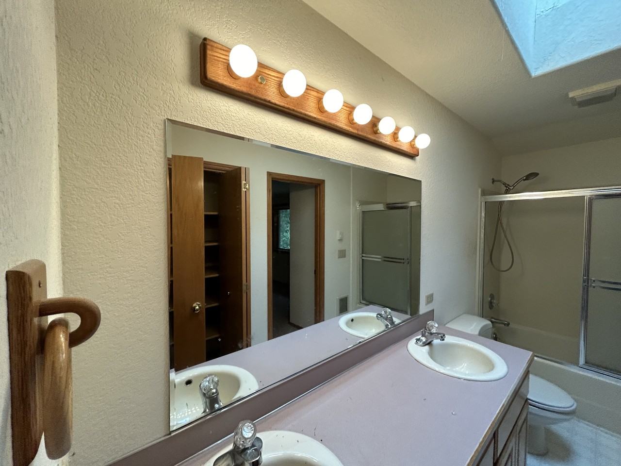 185 S Palisades St - Photo 6 of 11