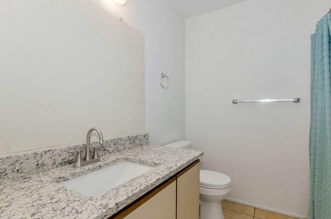 1366 N Riverview Blvd - Photo 5 of 15