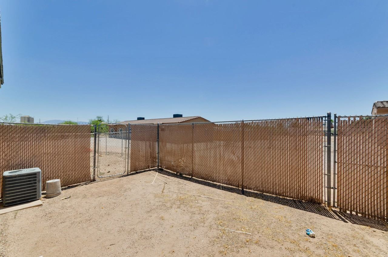 1366 N Riverview Blvd - Photo 7 of 15