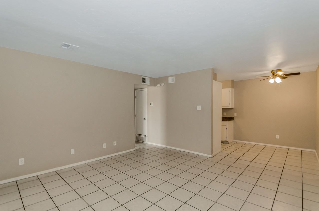 6351 N Barcelona Ct #817 - Photo 4 of 17