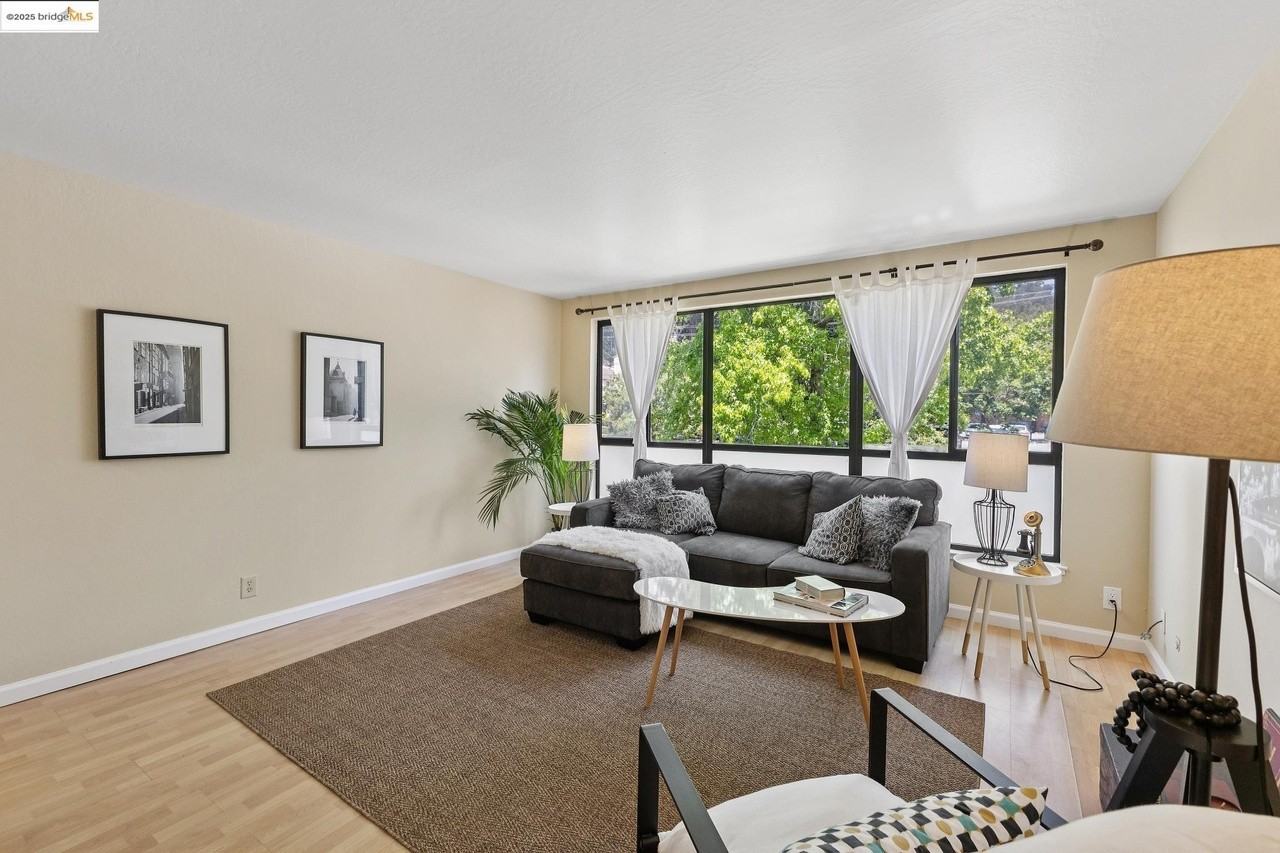 107 Clocktower Dr - Photo 6 of 15