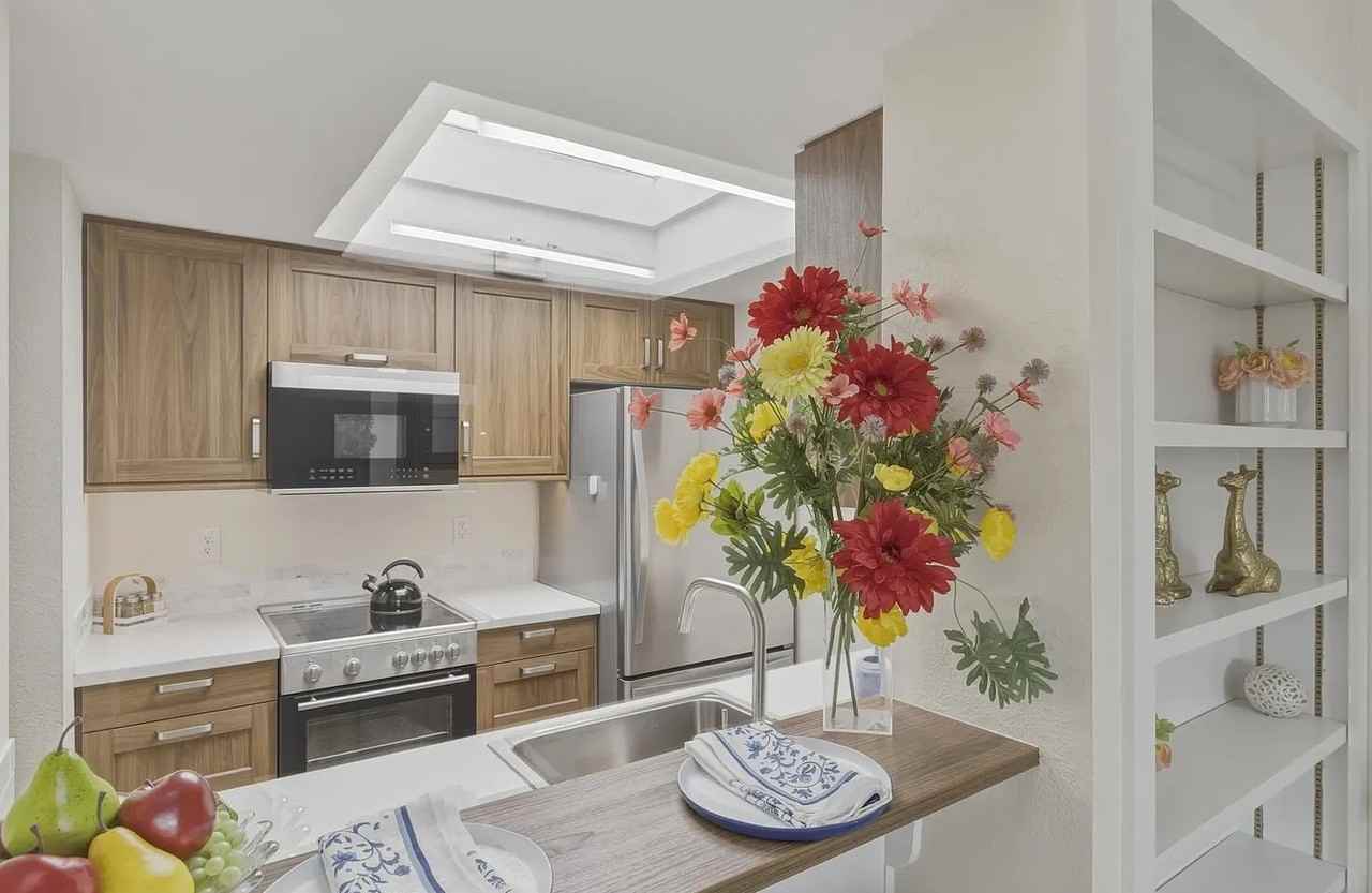 4725 35Th St - Photo 5 of 10